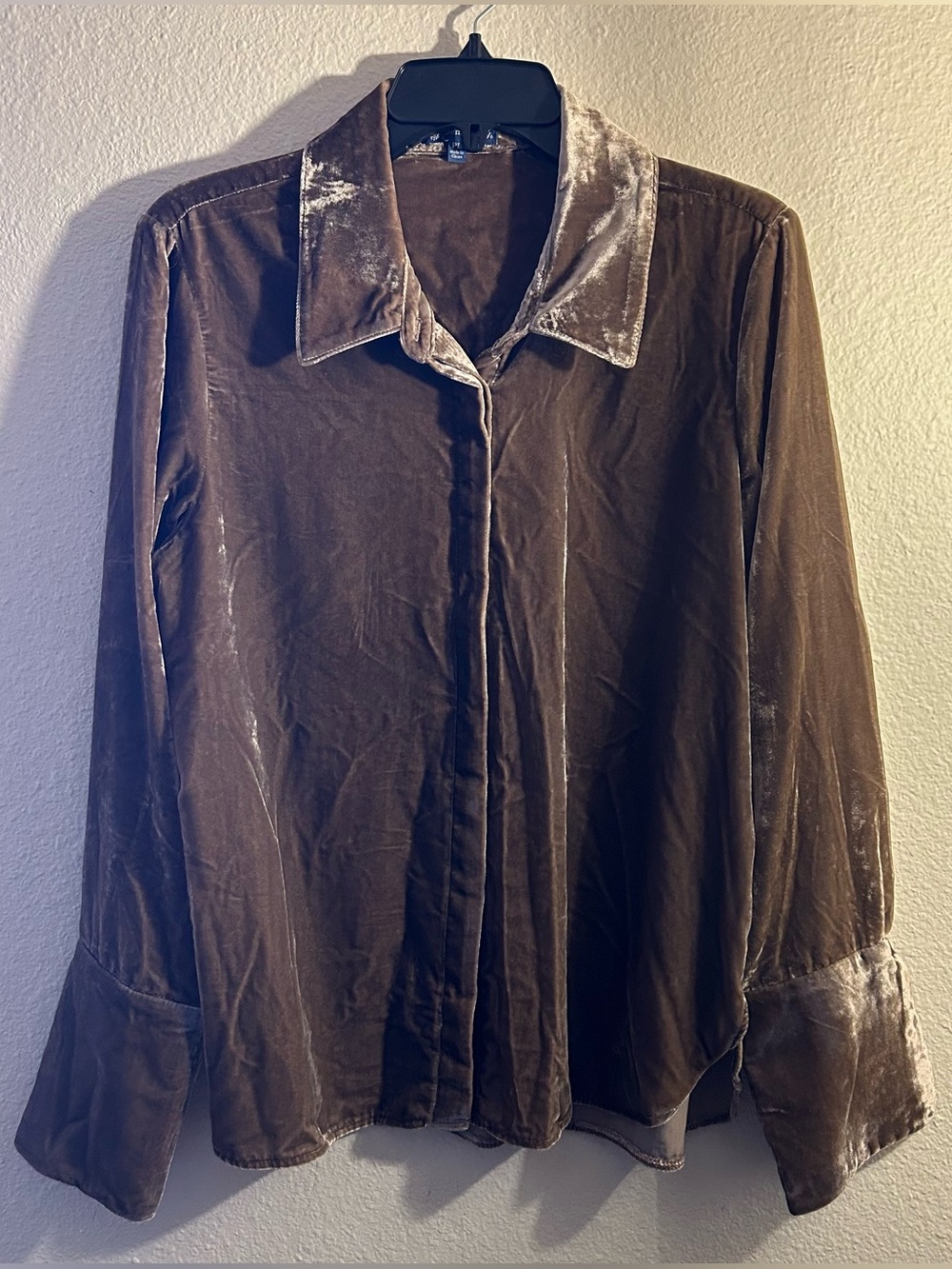 Democracy Point Collar French Cuff Sleeves Hidden Button Front Velvet, Dark Tan